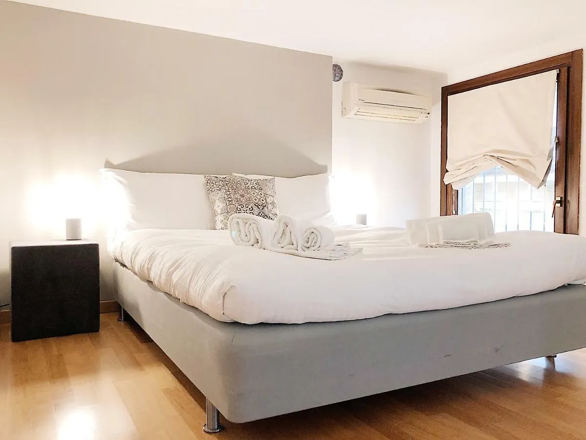 ורונה The Bright Nest Apartments איטליה