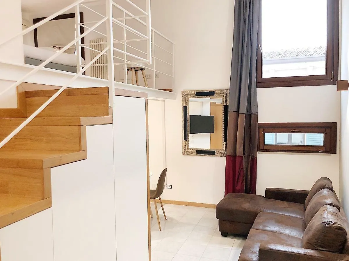 The Bright Nest Apartments Verona 0*,