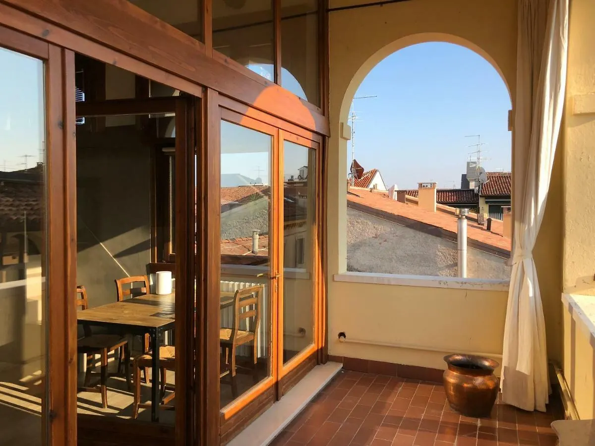 The Bright Nest Apartments Verona 0*,